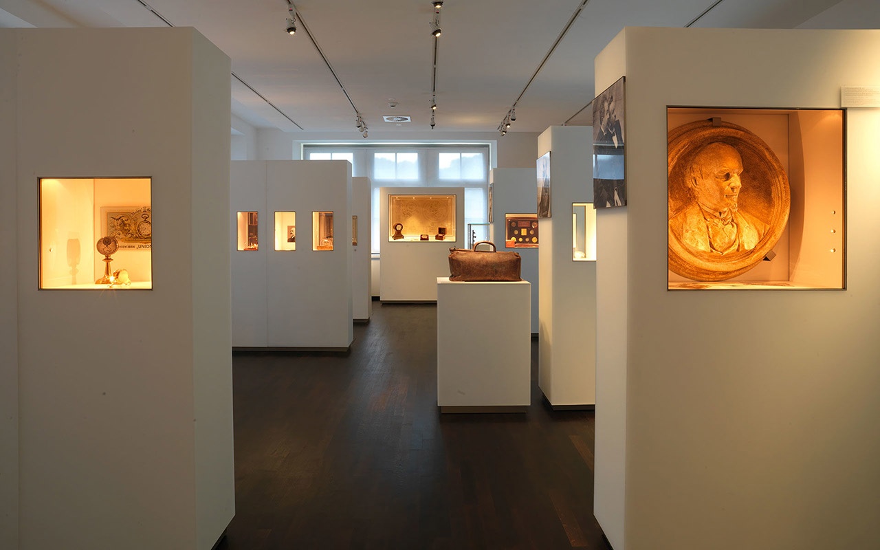 展廳設(shè)計效果圖 展廳設(shè)計效果圖