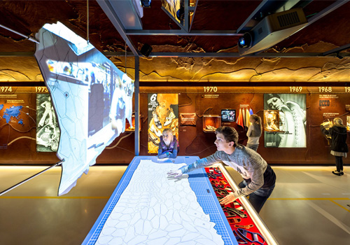 國外鞋業(yè)公司展廳設(shè)計效果圖